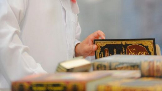 Имам Ибн аль-Мубарак о помощи требующим знания